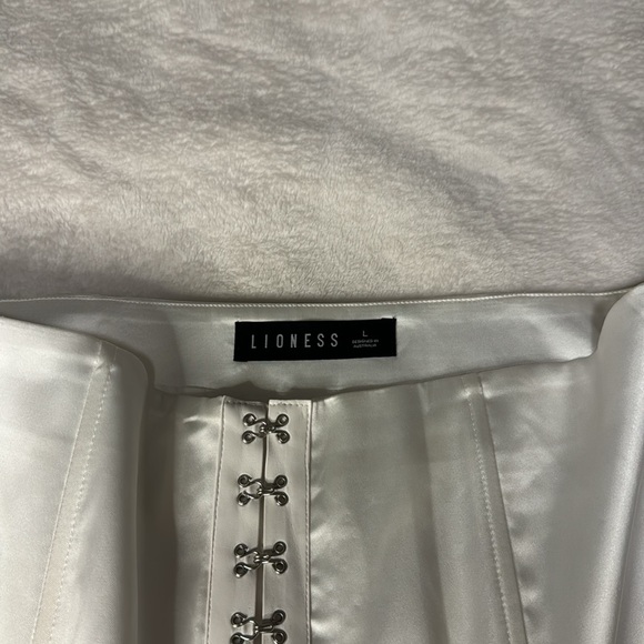 Dolls kill Nights out white mini skirt corset silky feel - Picture 3 of 4